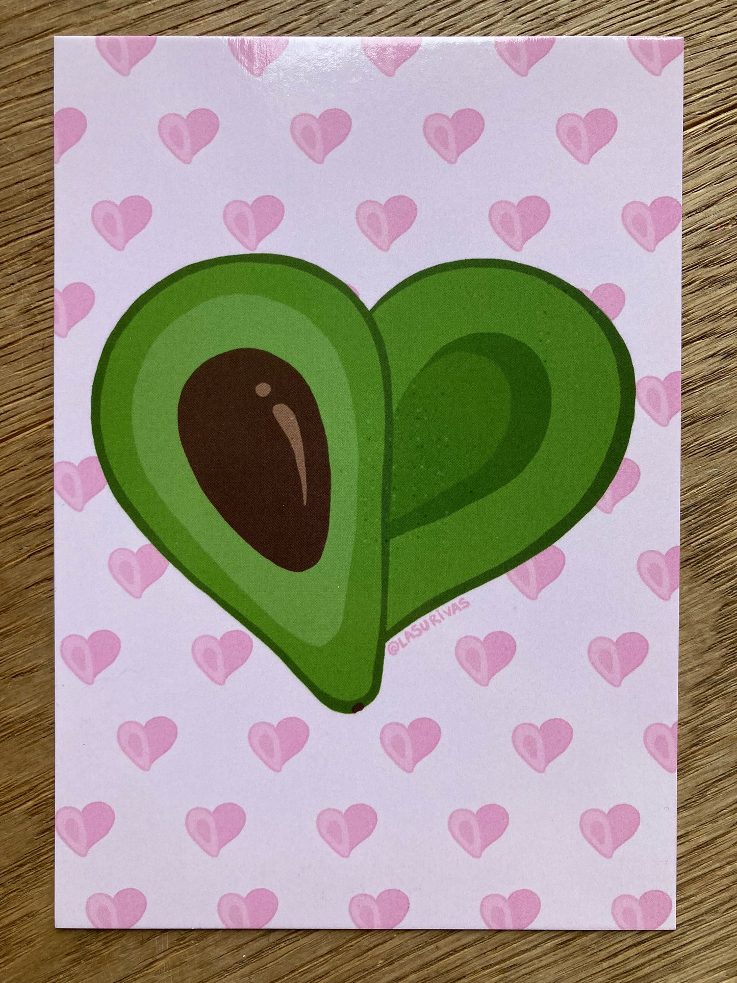 Avocado-Herz Karte - Perfekt für liebevolle besondere Anlässe. Lustige Gemüse, illustrierte Avocado hälfte. Avocado Valentinstag Cartoon. Kostenloser Versand ab 6€
