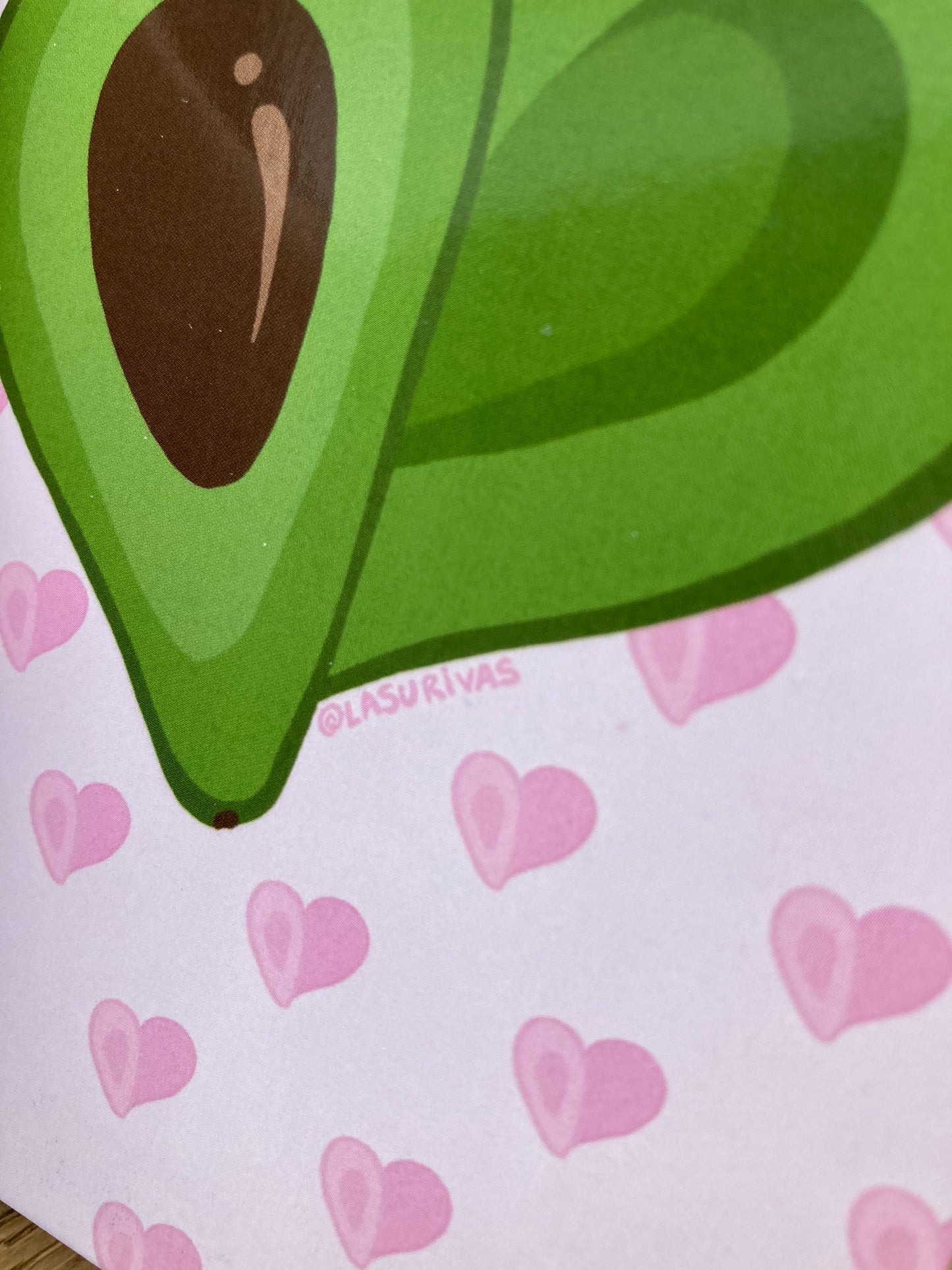 Avocado-Herz Karte - Perfekt für liebevolle besondere Anlässe. Lustige Gemüse, illustrierte Avocado hälfte. Avocado Valentinstag Cartoon. Kostenloser Versand ab 6€