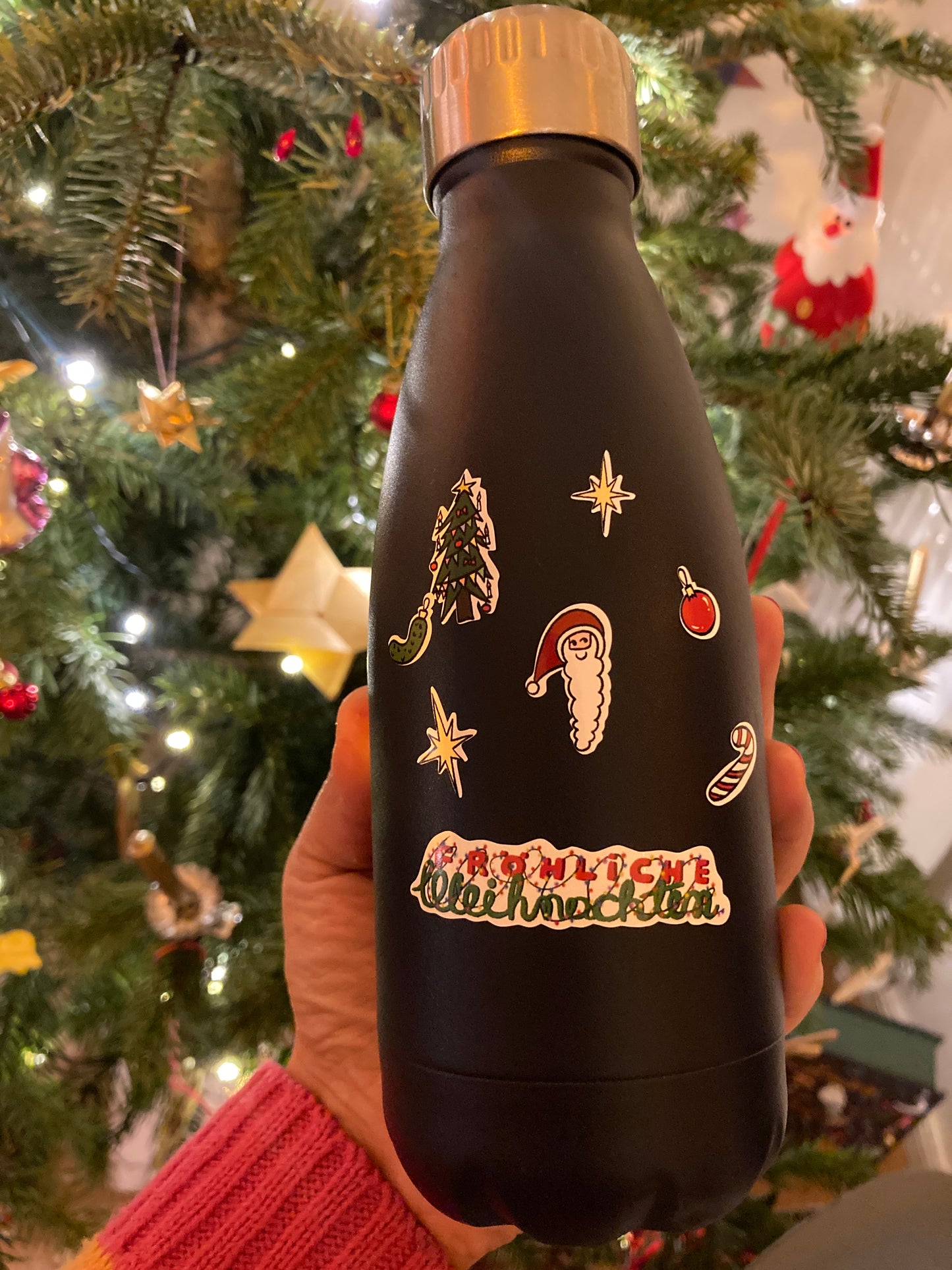 Fröhliche Weihnachten – Festliche Weihnachtssticker im Cartoon-Stil. Kostenloser Versand ab 6€