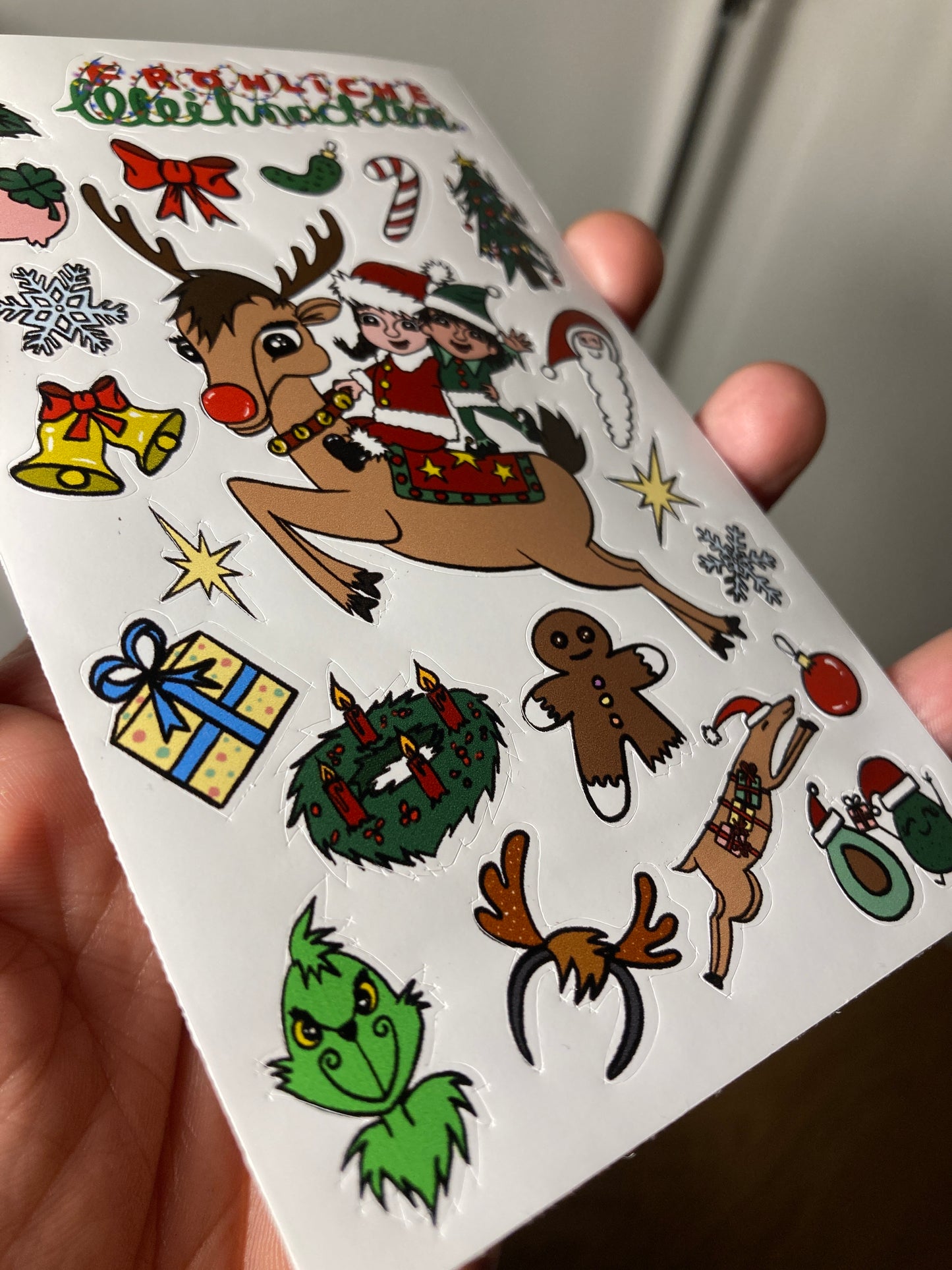 Fröhliche Weihnachten – Festliche Weihnachtssticker im Cartoon-Stil. Kostenloser Versand ab 6€