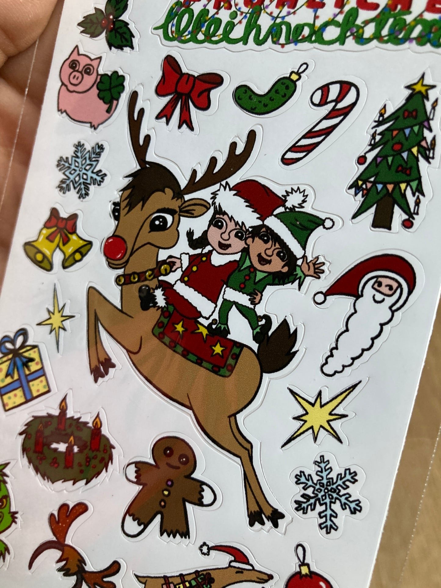 Fröhliche Weihnachten – Festliche Weihnachtssticker im Cartoon-Stil. Kostenloser Versand ab 6€
