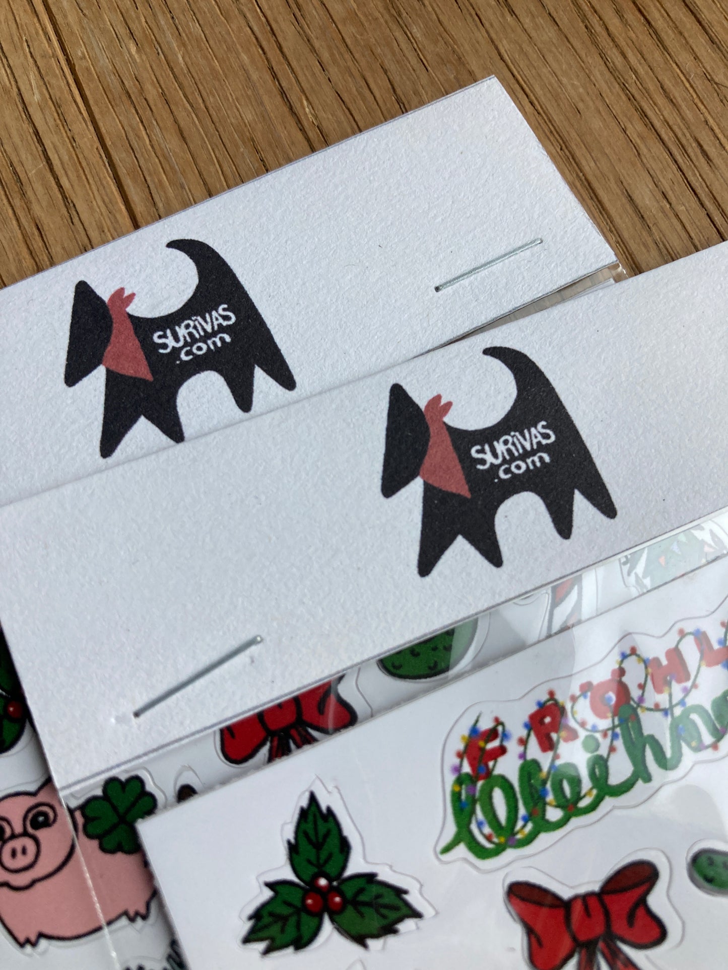 Fröhliche Weihnachten – Festliche Weihnachtssticker im Cartoon-Stil. Kostenloser Versand ab 6€